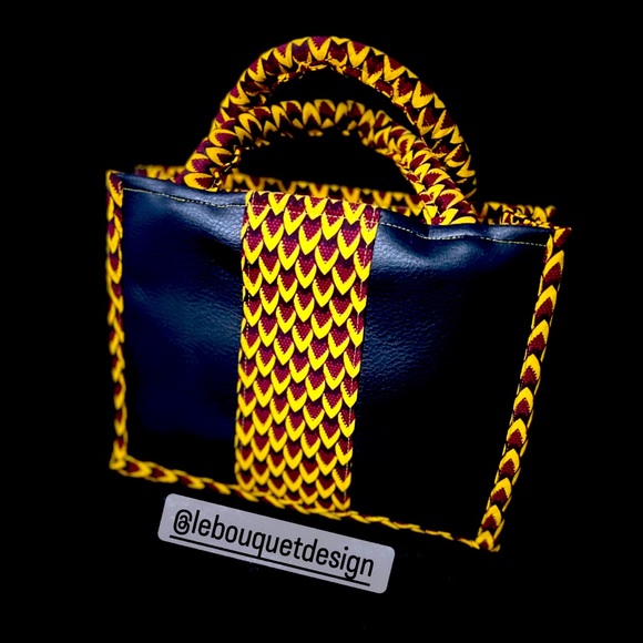 Small Hand bags - Picture 3 of 3